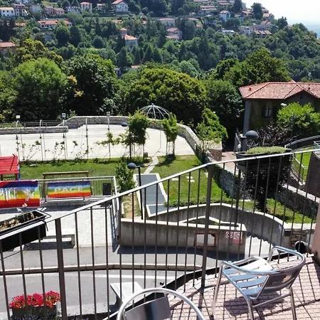 Da Laura Bed & Breakfast Brunate Exterior photo